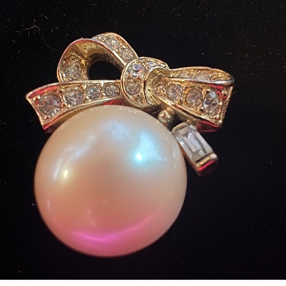 Nina Ricci Vintage Gold Tone Bow Faux Pearl Crystal Clip On Earrings Signed - Picture 5 of 8